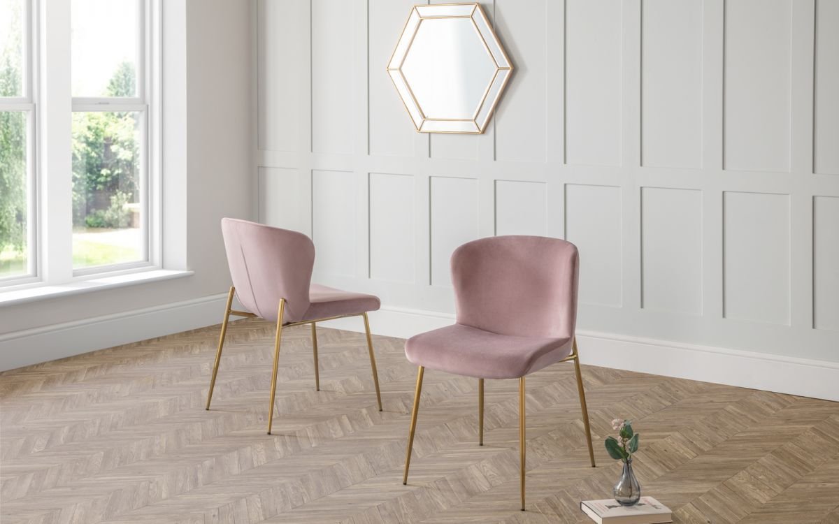 harper-pink-chair-roomset