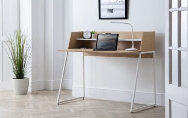 Pamer Desk